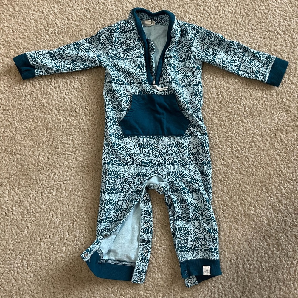 Super adorable Burts Bees jumper with front pocket, 6-9 mo.
